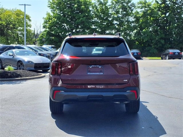 Used 2025 Kia Sorento SX image 5