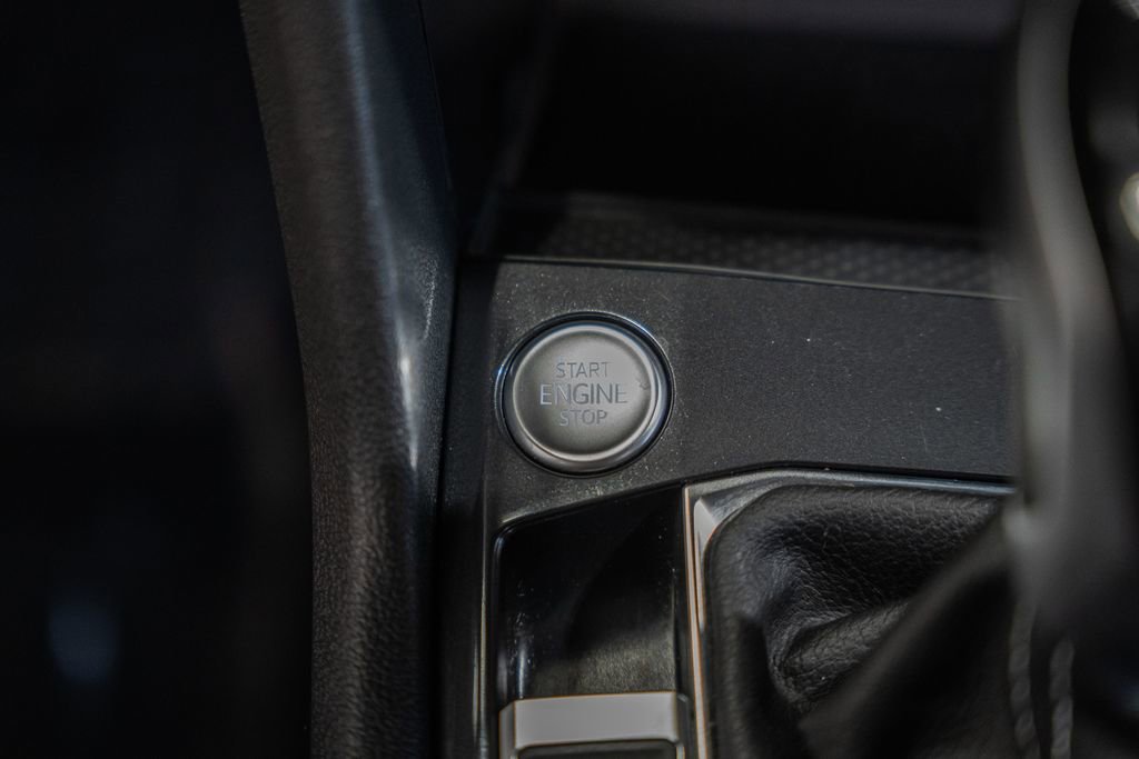 Used 2024 Volkswagen Tiguan SE R-Line image 27