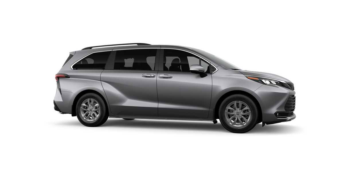 New 2026 Toyota Sienna XLE AWD/4WD image 13