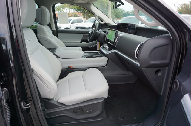 New 2026 Ford Expedition Max Platinum w/ Driver's Package AWD/4WD image 3