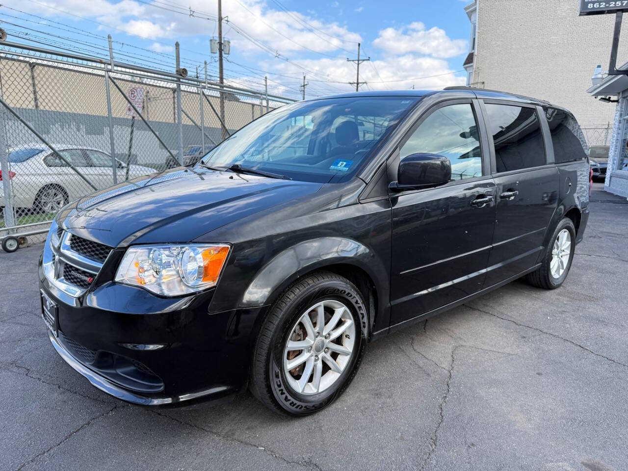 Used 2013 Dodge Grand Caravan SXT w/ UConnect Hands-Free Group image 2
