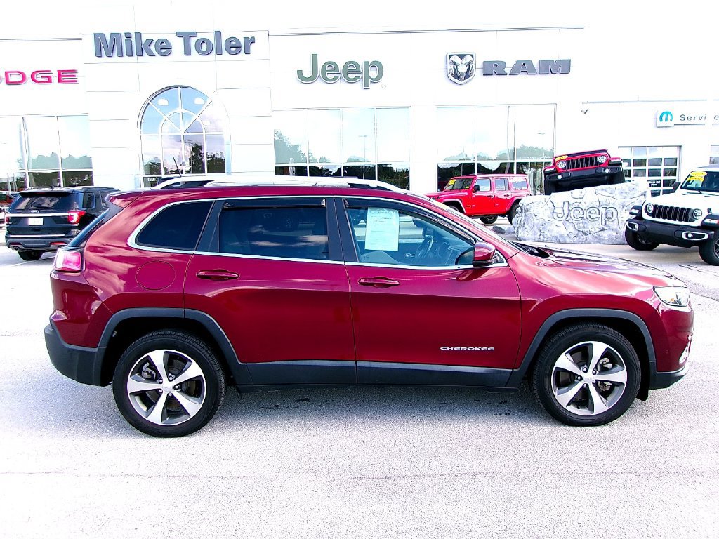 Used 2021 Jeep Cherokee Limited w/ Elite Package FWD image 5