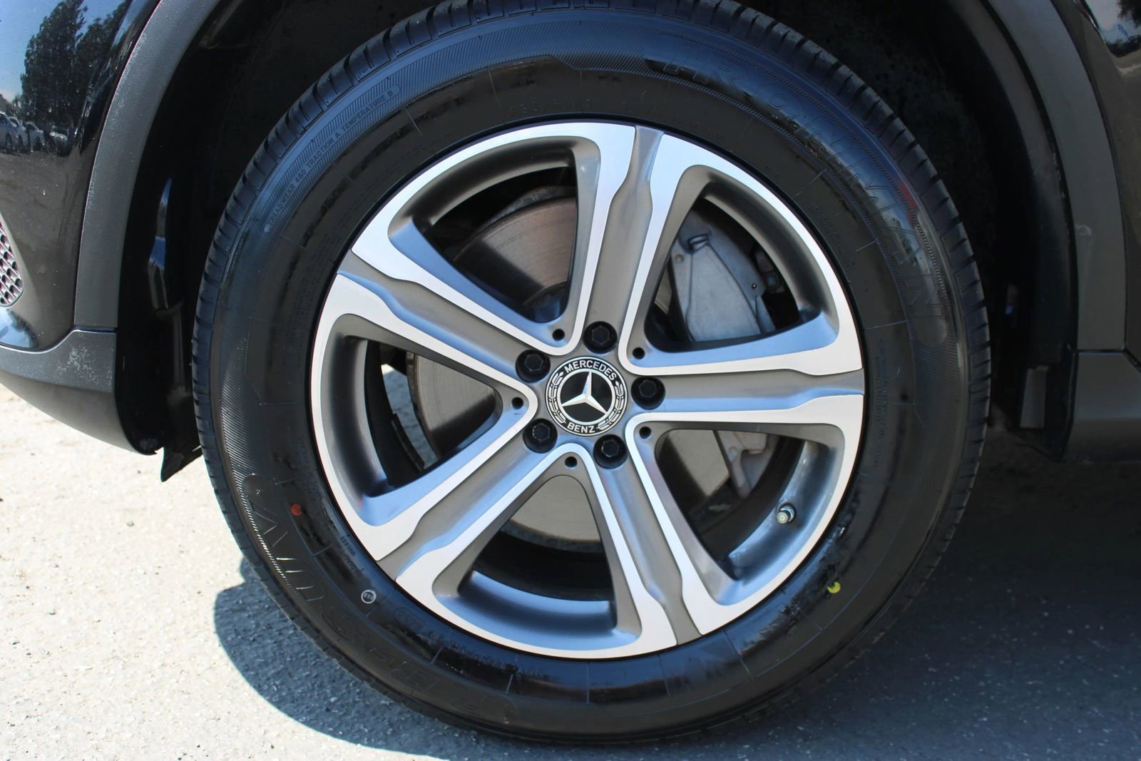 Used 2019 Mercedes-Benz GLC 300 4MATIC w/ Premium Package image 8