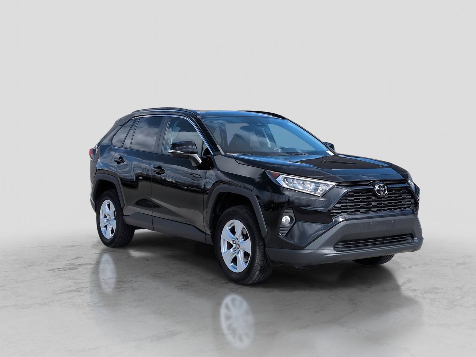 Used 2019 Toyota RAV4 XLE image 10