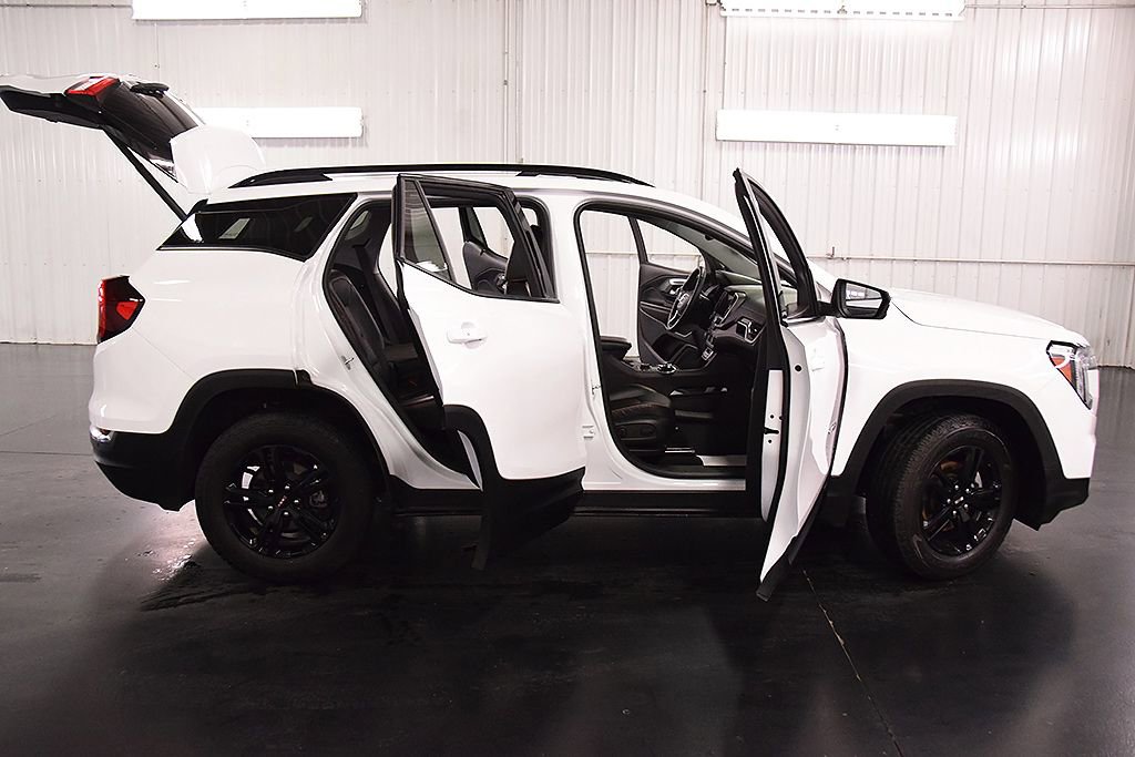 Used 2023 GMC Terrain AT4 w/ LPO, Floor Liner Package AWD/4WD image 33