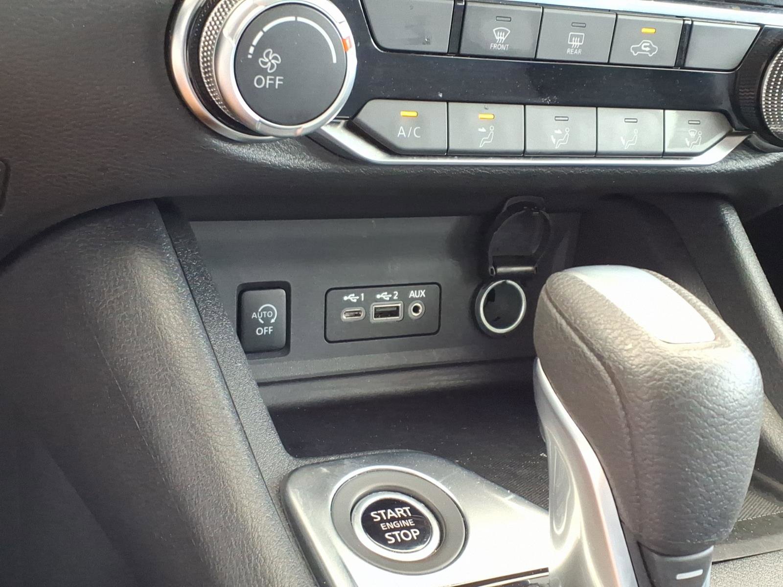 Used 2025 Nissan Sentra SV FWD image 12