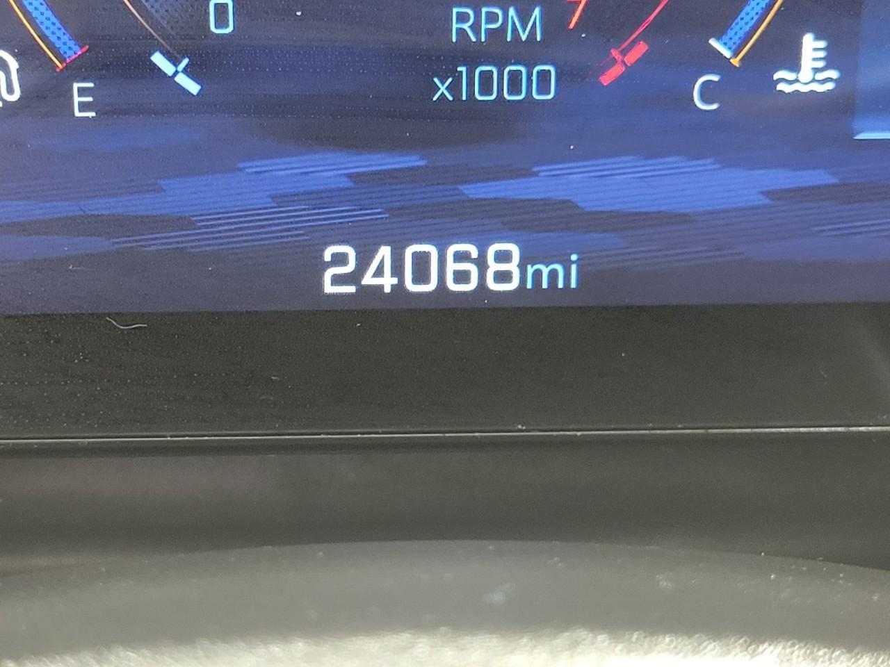 Used 2025 Chevrolet Equinox LT image 2