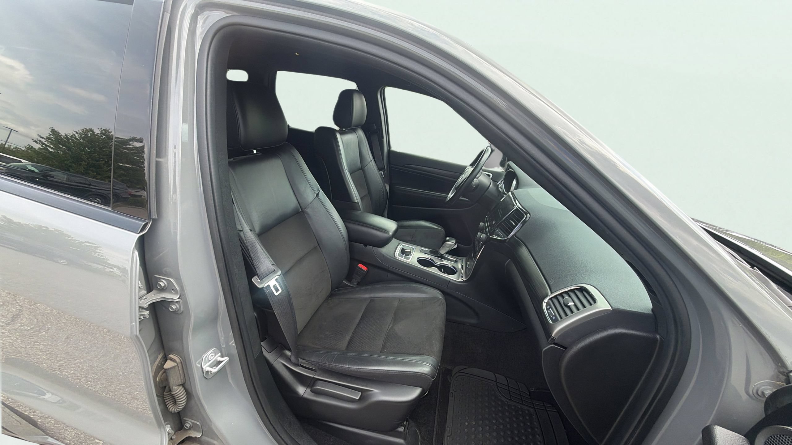 Used 2022 Jeep Grand Cherokee Laredo X AWD/4WD image 15