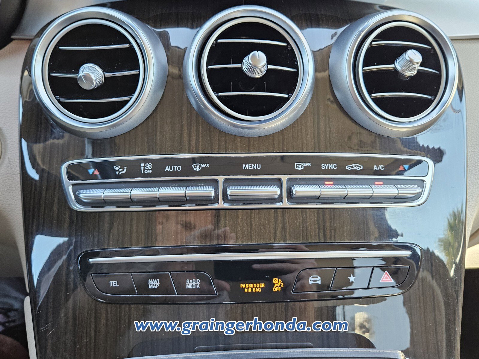 Used 2022 Mercedes-Benz GLC 300 w/ Premium Package Lite image 17