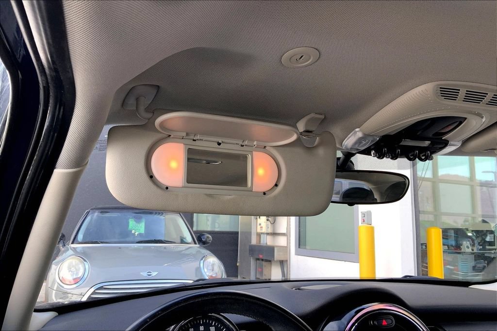 Used 2017 MINI Cooper 4-Door Hardtop FWD image 28