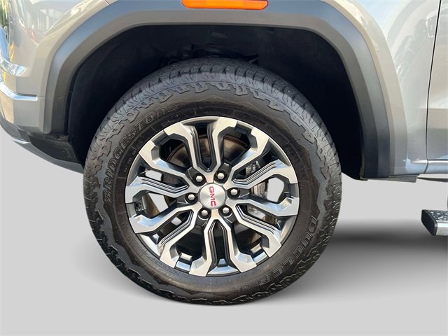 Used 2024 GMC Canyon Denali image 10