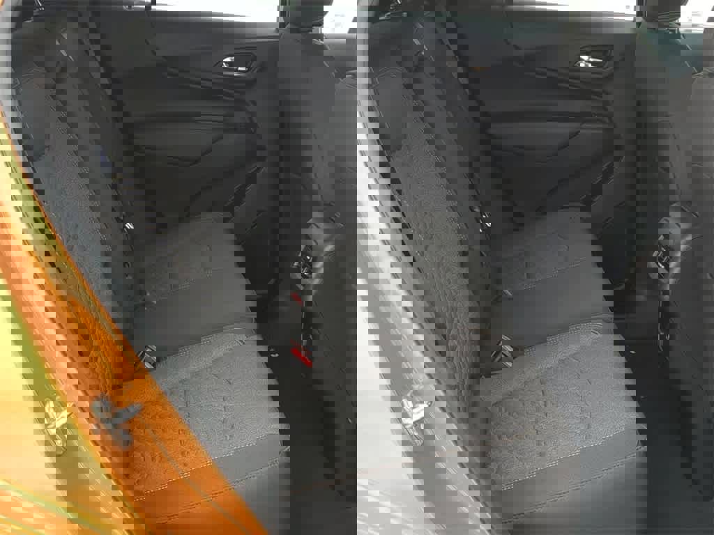 Used 2019 Chevrolet Equinox LT w/ Driver Convenience Package image 19