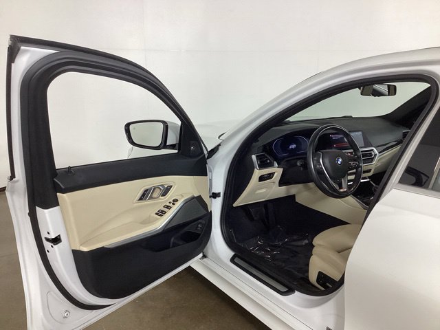 Used 2019 BMW 330i xDrive Sedan w/ Premium Package AWD/4WD image 9