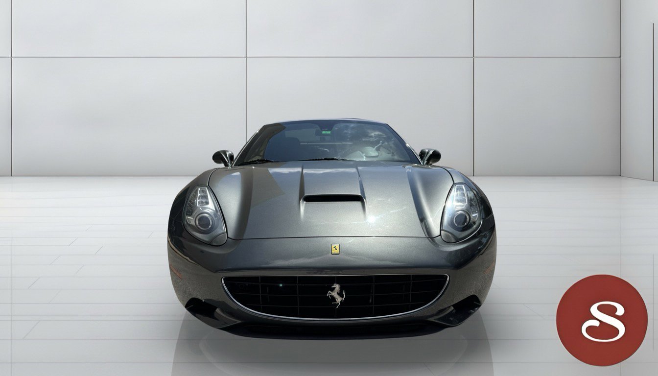 Used 2013 Ferrari California RWD image 5