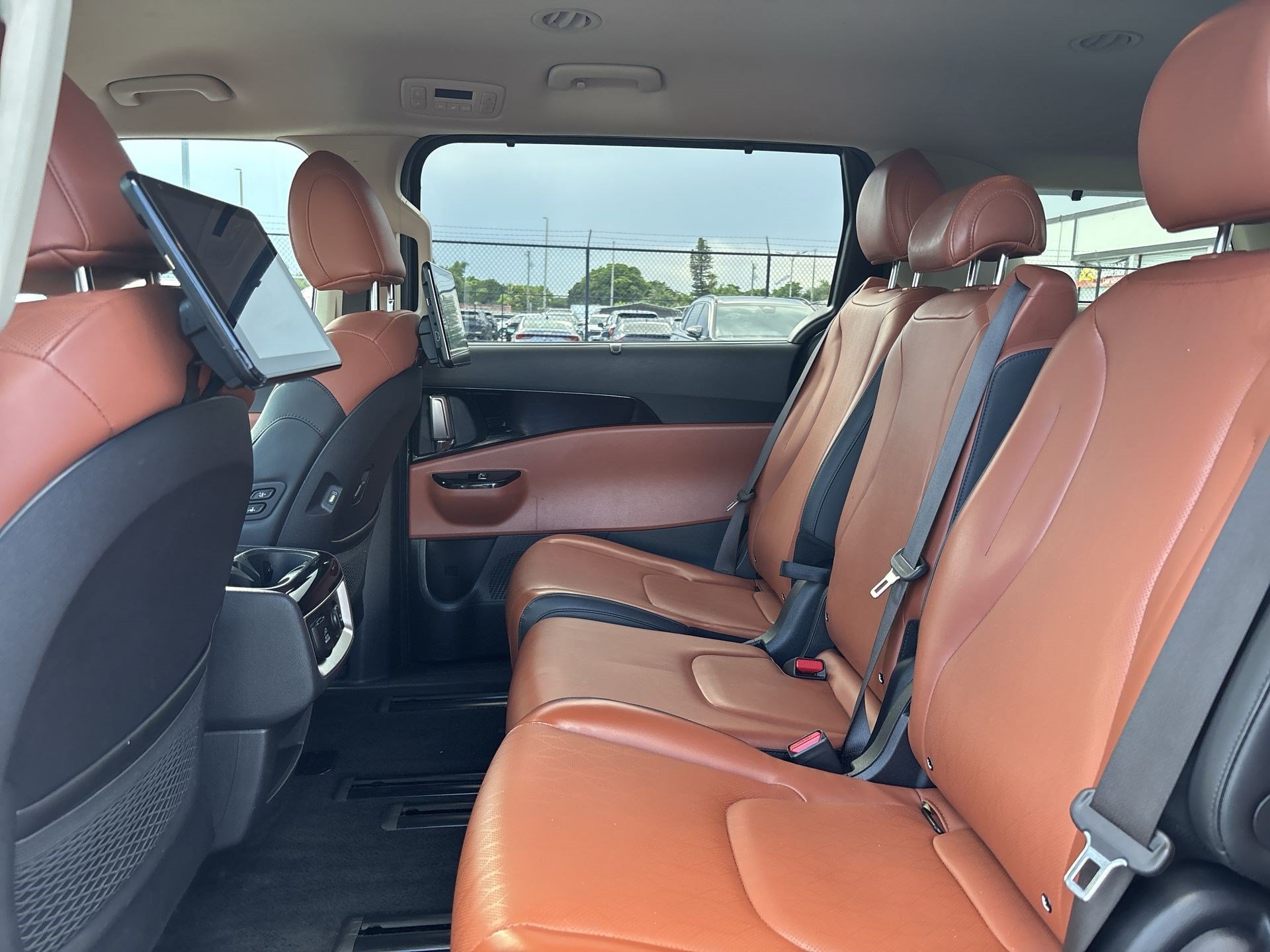 Used 2023 Kia Carnival SX FWD image 22