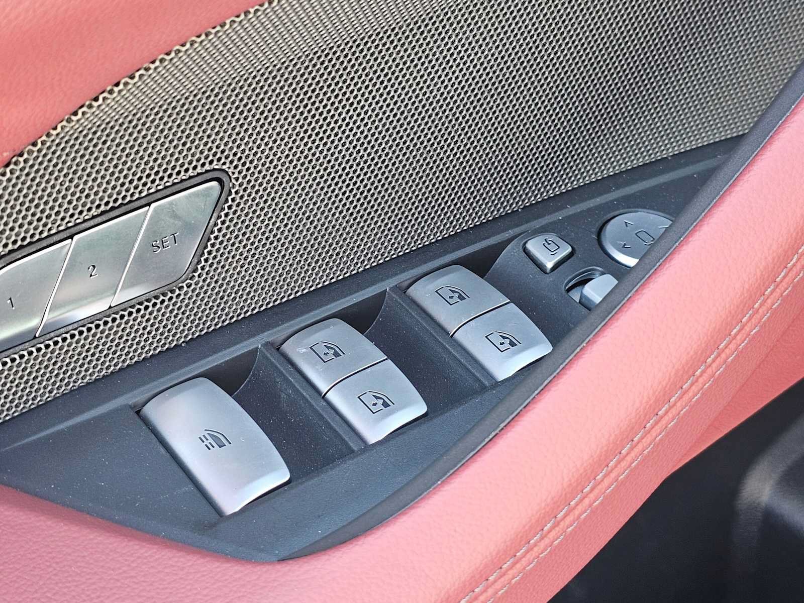 Used 2026 BMW M440i Convertible w/ Premium Package RWD image 28