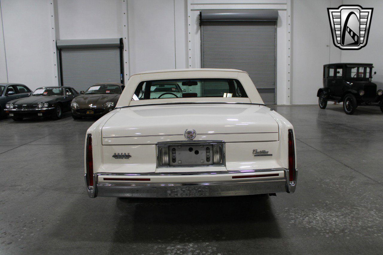 Used 1992 Cadillac De Ville Coupe image 4