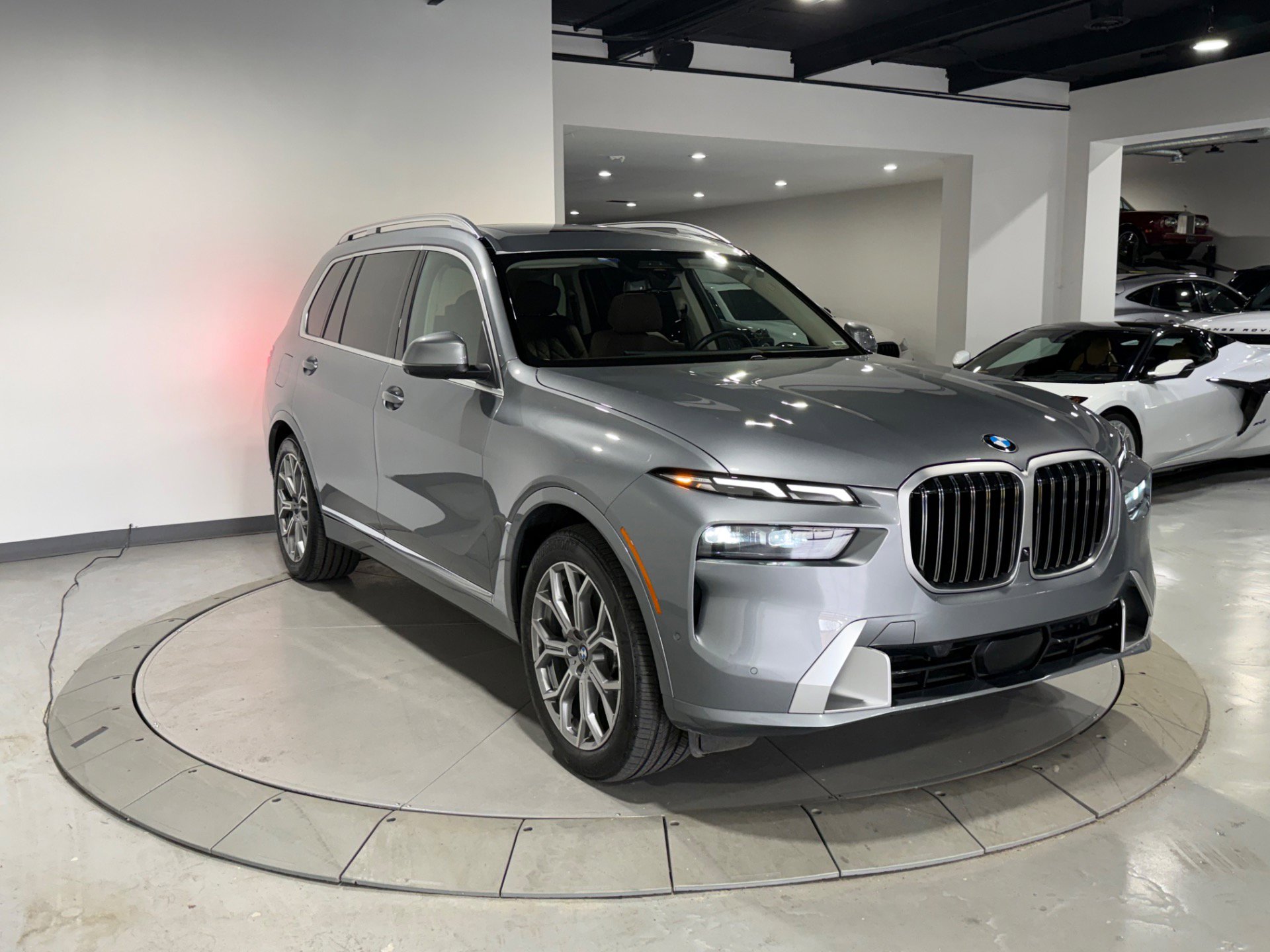 Used 2024 BMW X7 xDrive40i image 6