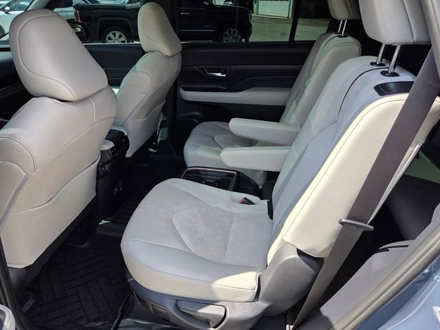 Used 2025 Toyota Grand Highlander AWD Hybrid image 8