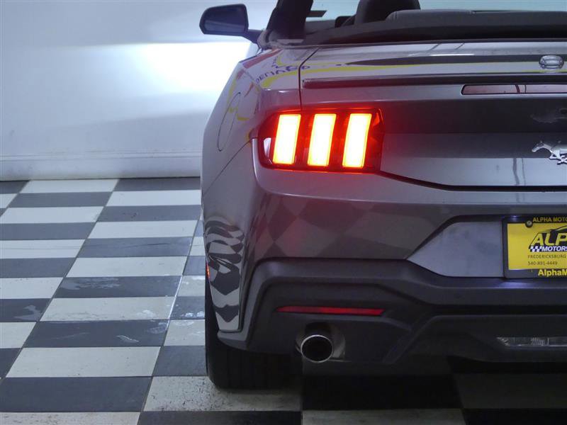 Used 2025 Ford Mustang Premium image 30