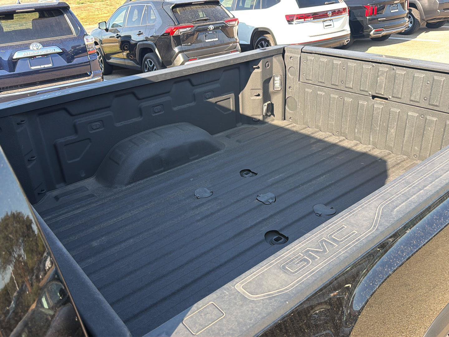 Used 2025 GMC Sierra 2500 AT4 w/ AT4 Premium Plus Package AWD/4WD image 16