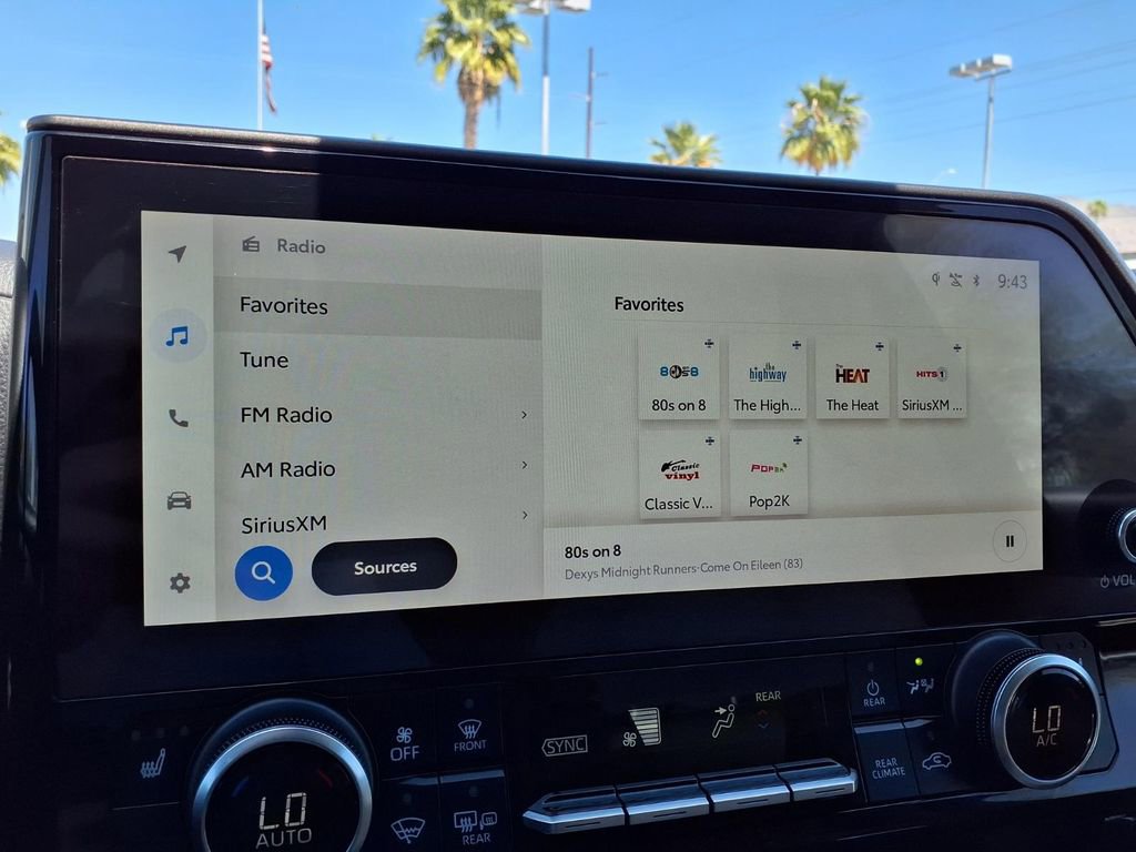 Used 2023 Toyota Highlander XLE image 7