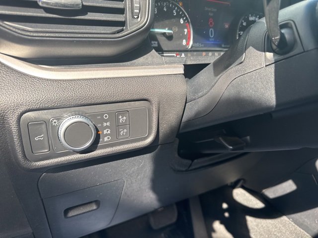 Used 2022 Ford Explorer XLT image 15
