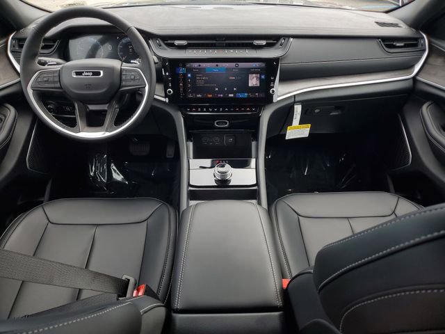 New 2026 Jeep Grand Cherokee Limited RWD image 18