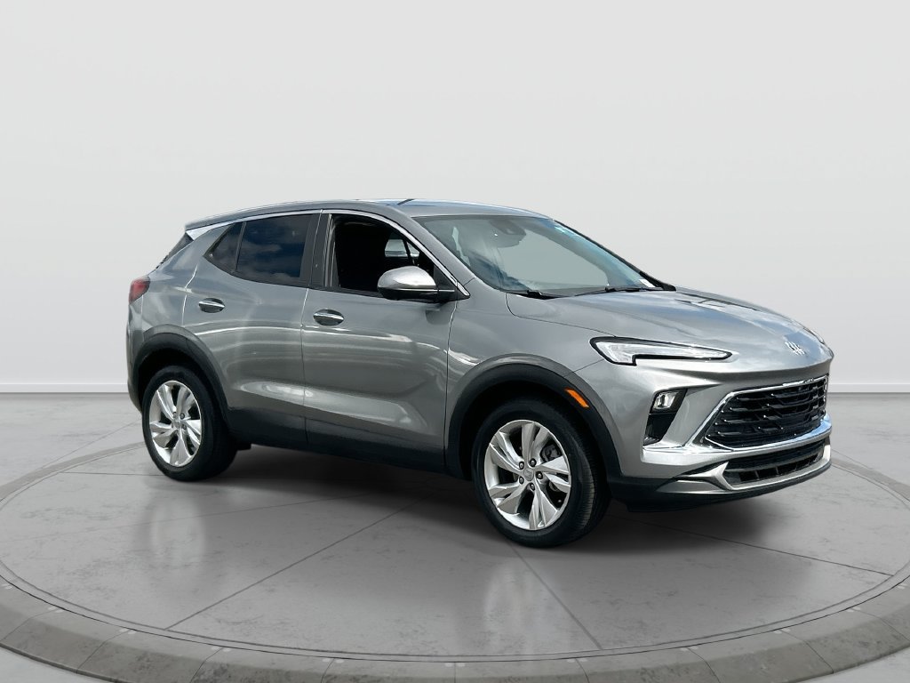 Used 2024 Buick Encore GX Preferred w/ Comfort Package FWD image 2