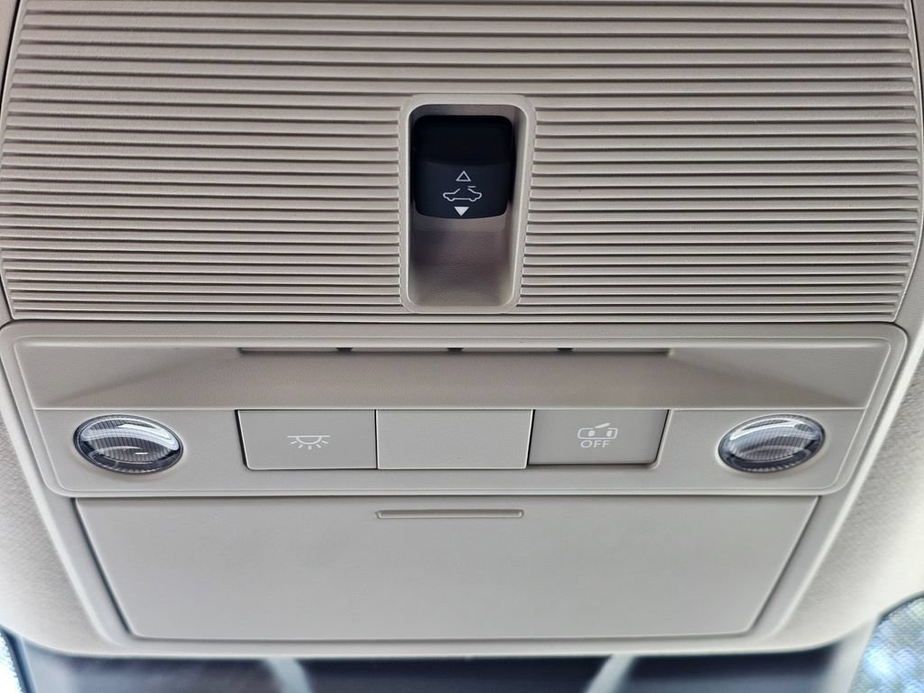 New 2026 Nissan Sentra SR w/ SR Premium Package FWD image 17
