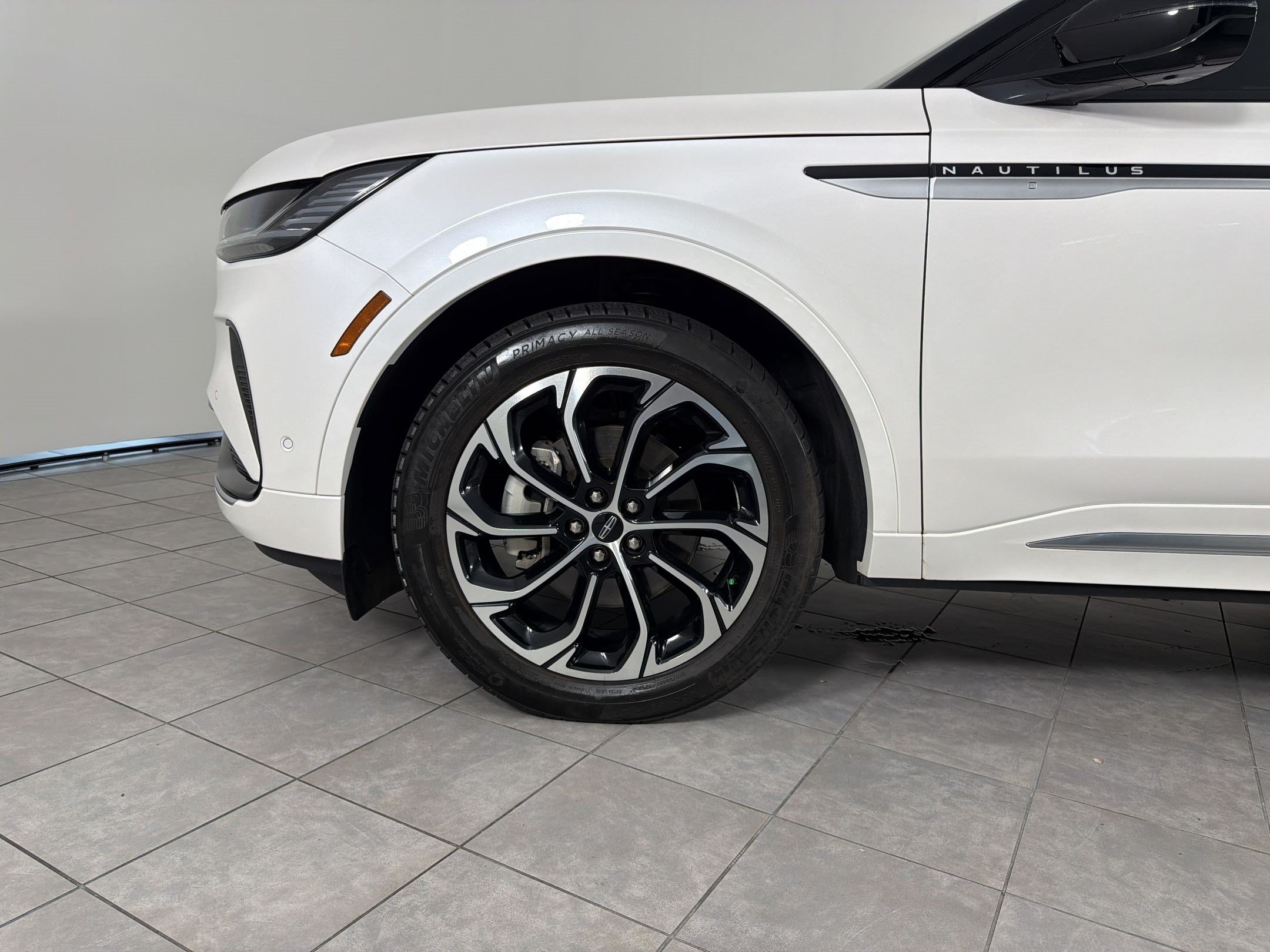 Used 2024 Lincoln Nautilus Reserve w/ Equipment Group 202A AWD/4WD image 12