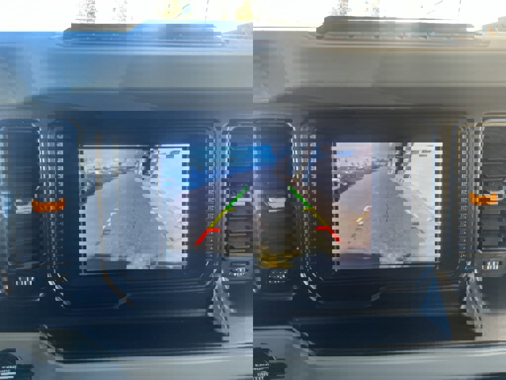 Used 2022 Ford Bronco Badlands image 21