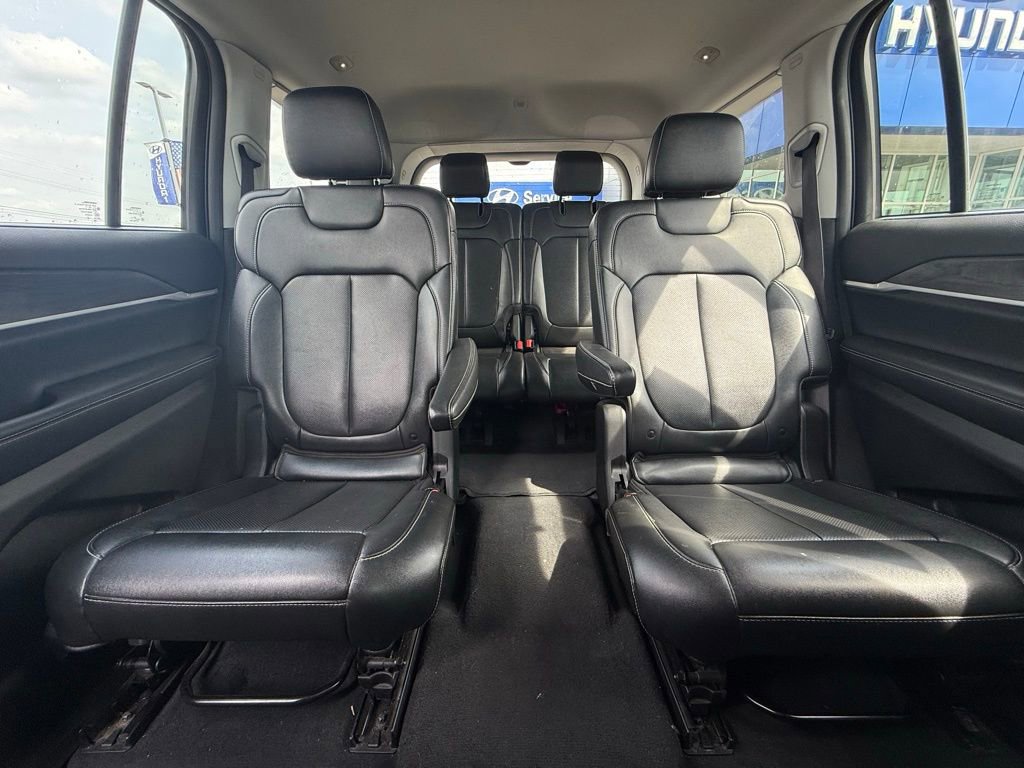 Used 2023 Jeep Grand Cherokee L Limited w/ Luxury Tech Group II AWD/4WD image 29