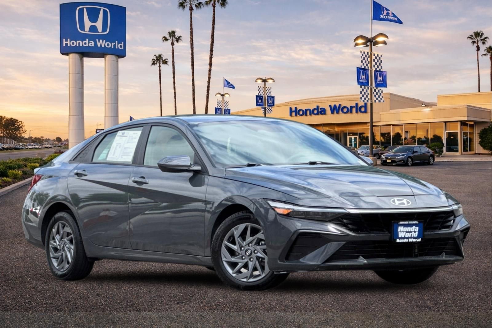Used 2024 Hyundai Elantra Blue FWD image 2