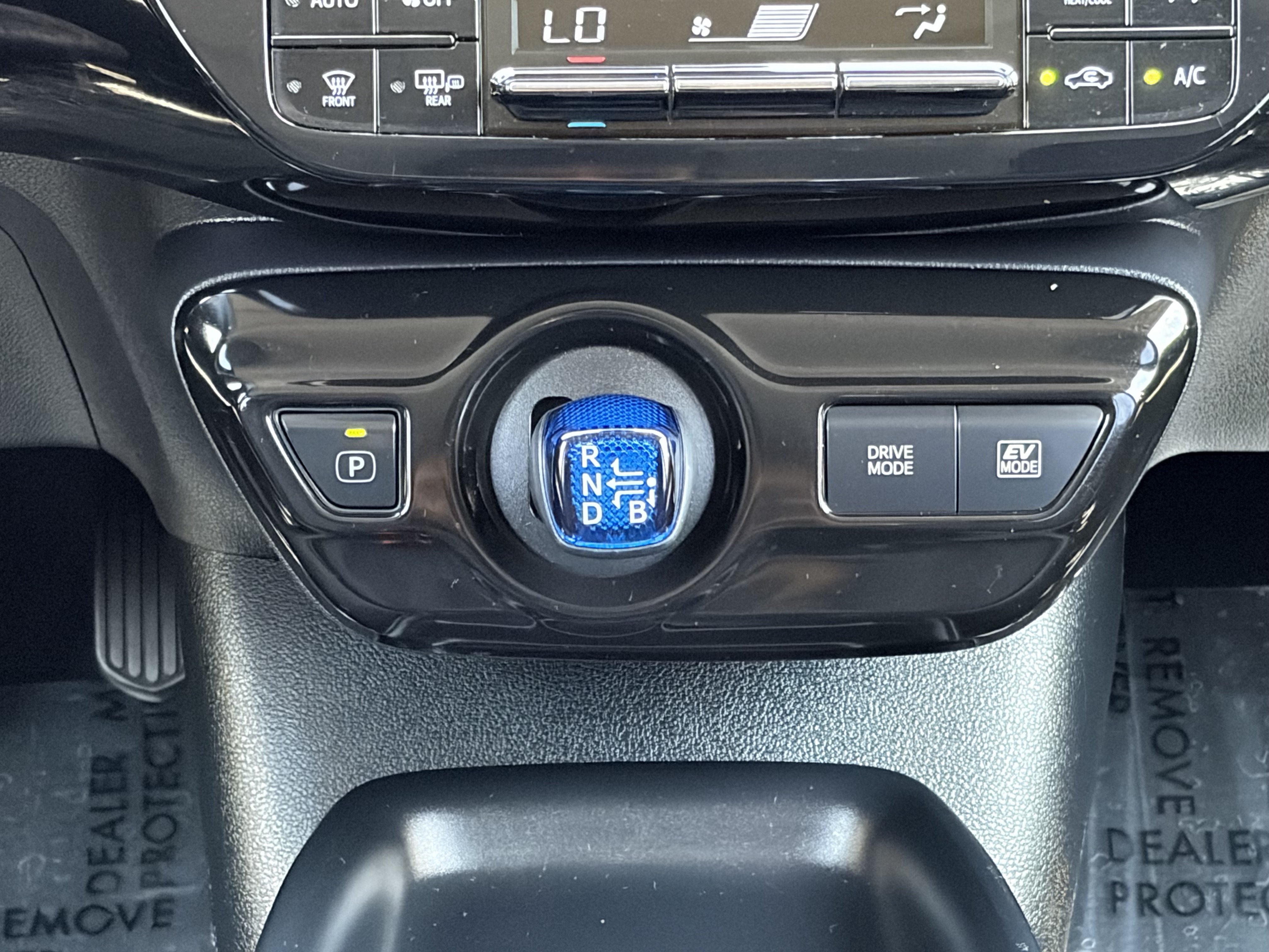 Certified 2018 Toyota Prius Two w/ Prius Two Safety Plus Package FWD image 15
