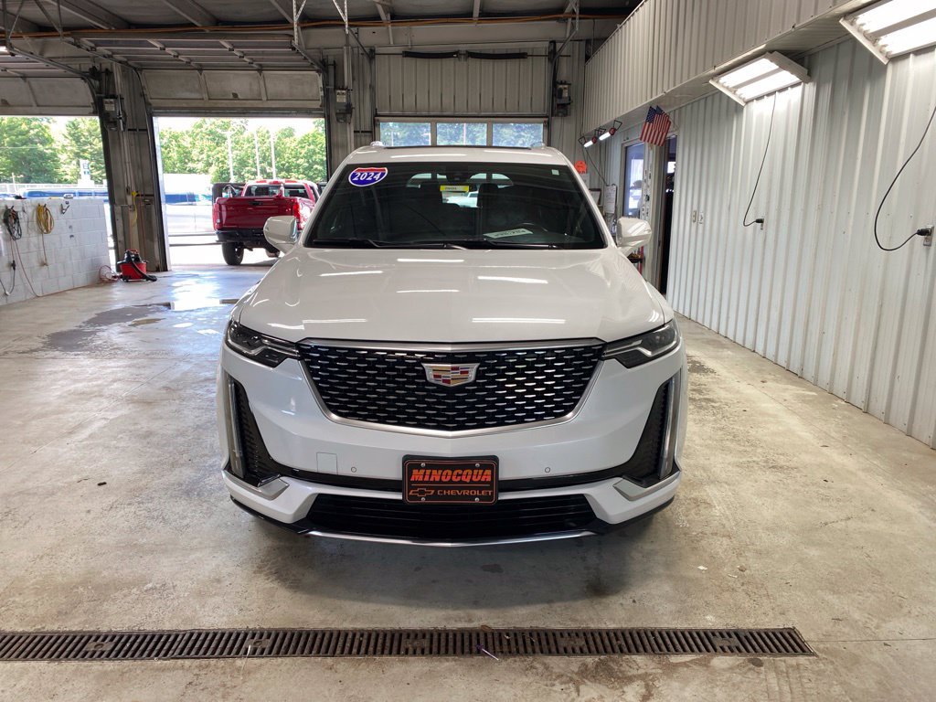 Certified 2024 Cadillac XT6 Luxury w/ LPO, Floor Liner Package AWD/4WD image 4
