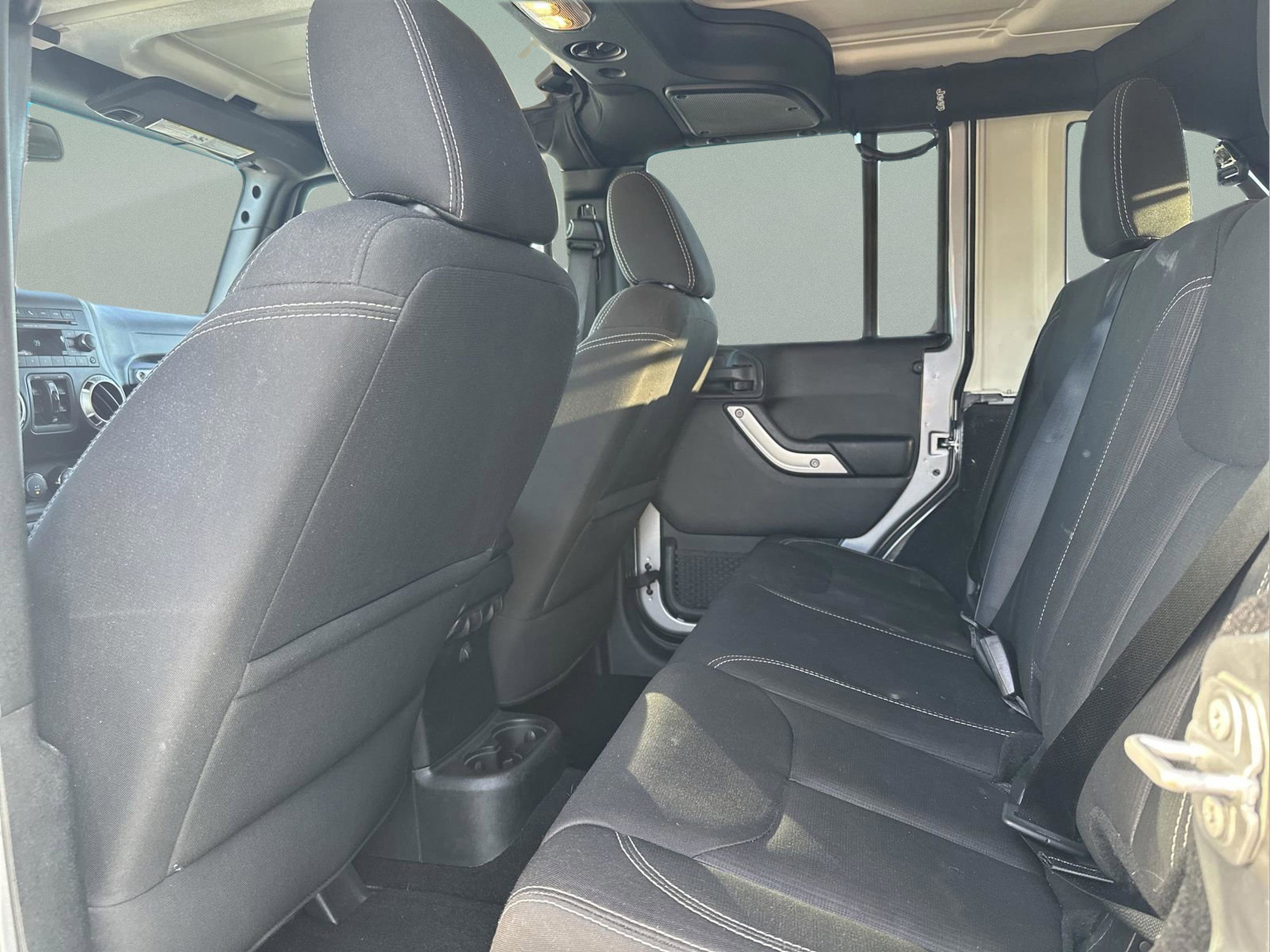 Used 2017 Jeep Wrangler Unlimited Sahara w/ Max Tow Package image 16