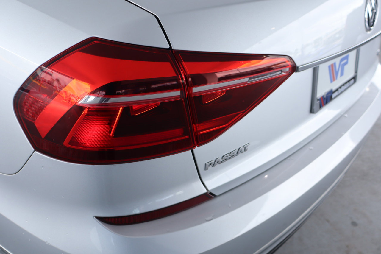 Used 2017 Volkswagen Passat 1.8T R-Line image 46