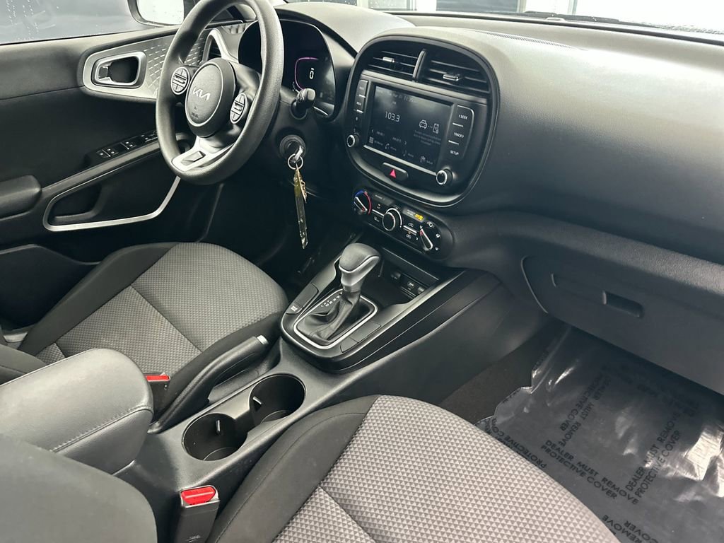 Used 2024 Kia Soul LX w/ Option Group 015 FWD image 15