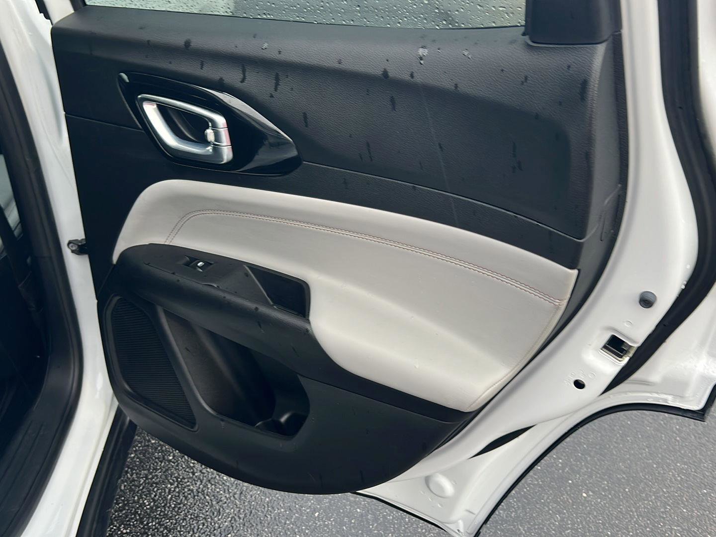 Used 2022 Jeep Compass Limited image 15