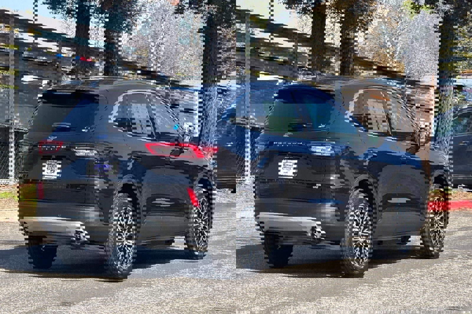 Certified 2025 Ford Escape SE image 4