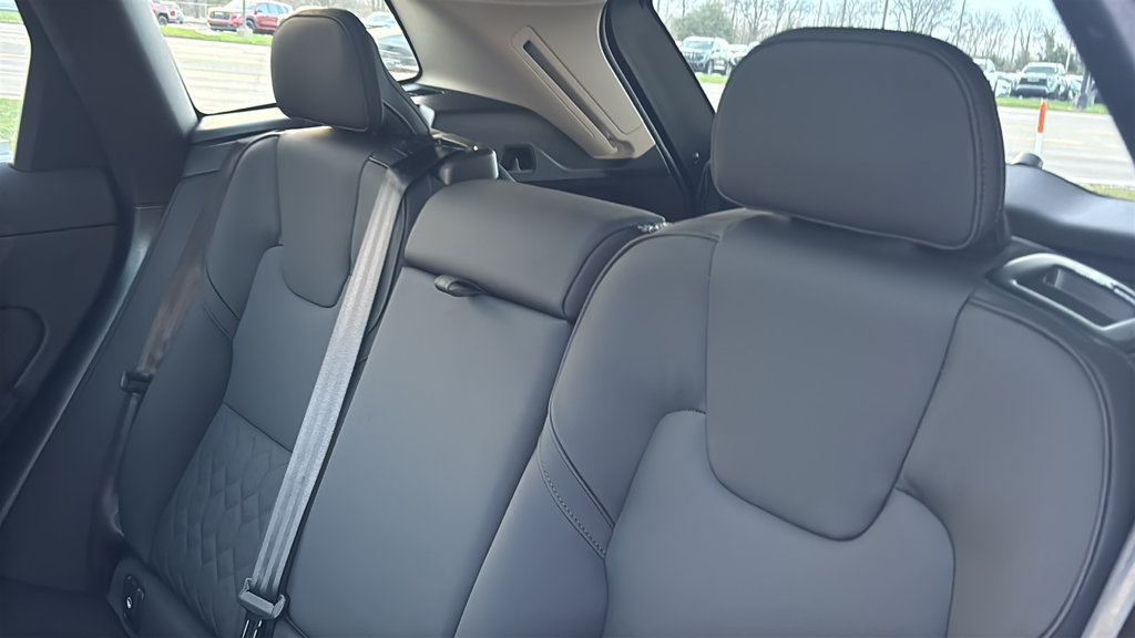New 2026 Volvo XC60 B5 Plus w/ Protection Package Premier AWD/4WD image 27