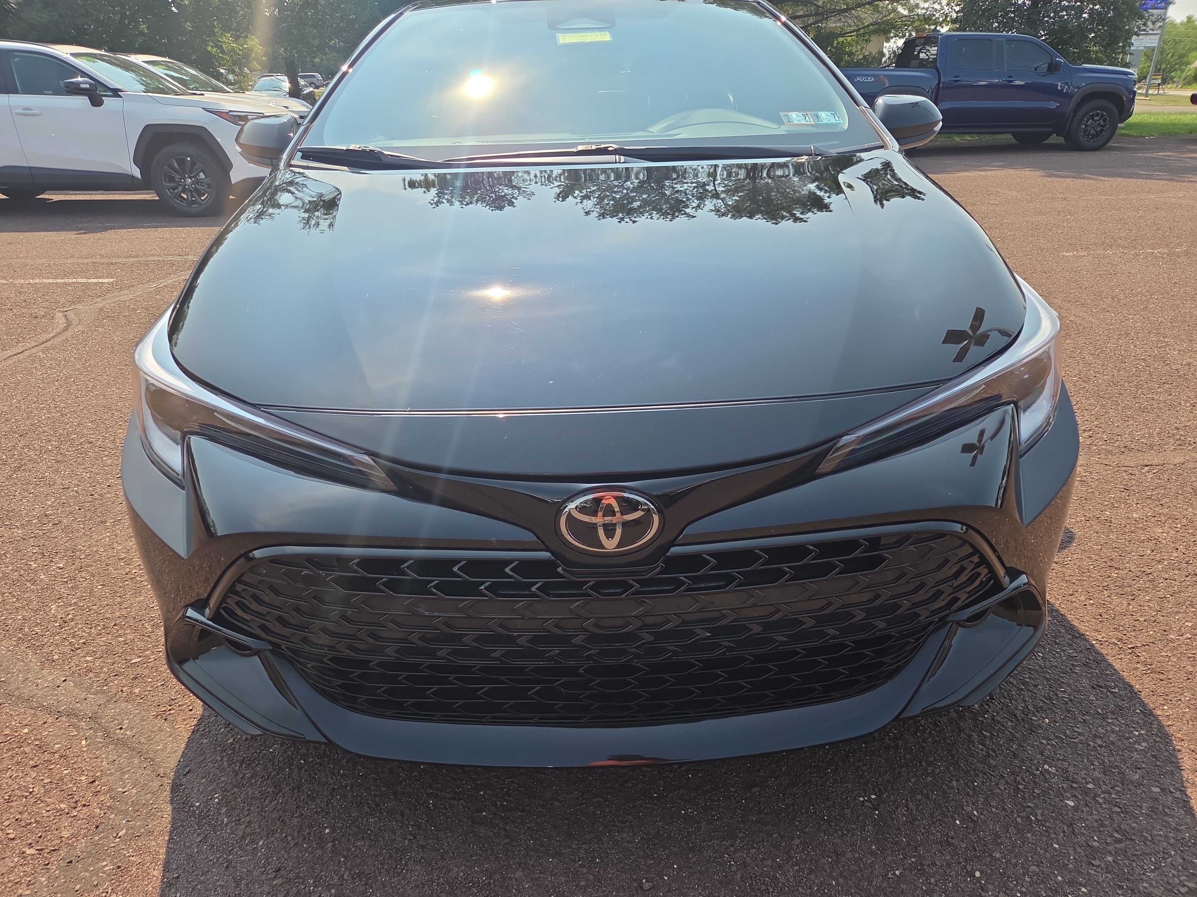 Certified 2025 Toyota Corolla Hatchback w/ SE Package FWD image 8