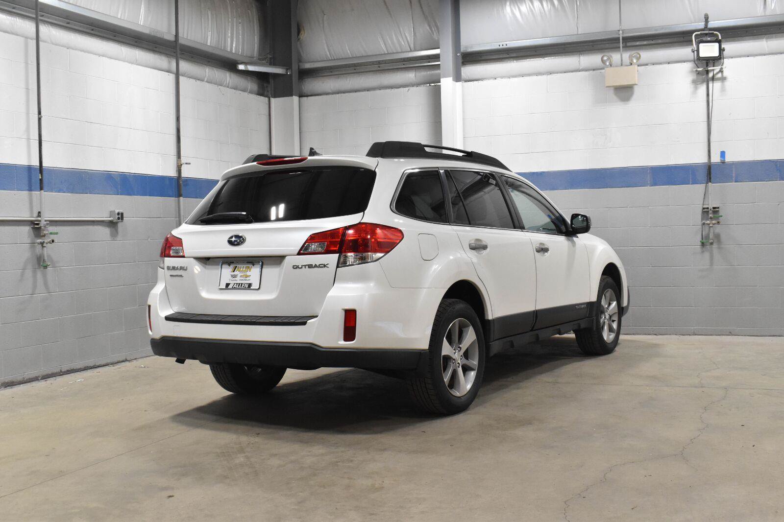 Used 2014 Subaru Outback 2.5i Limited AWD/4WD image 24