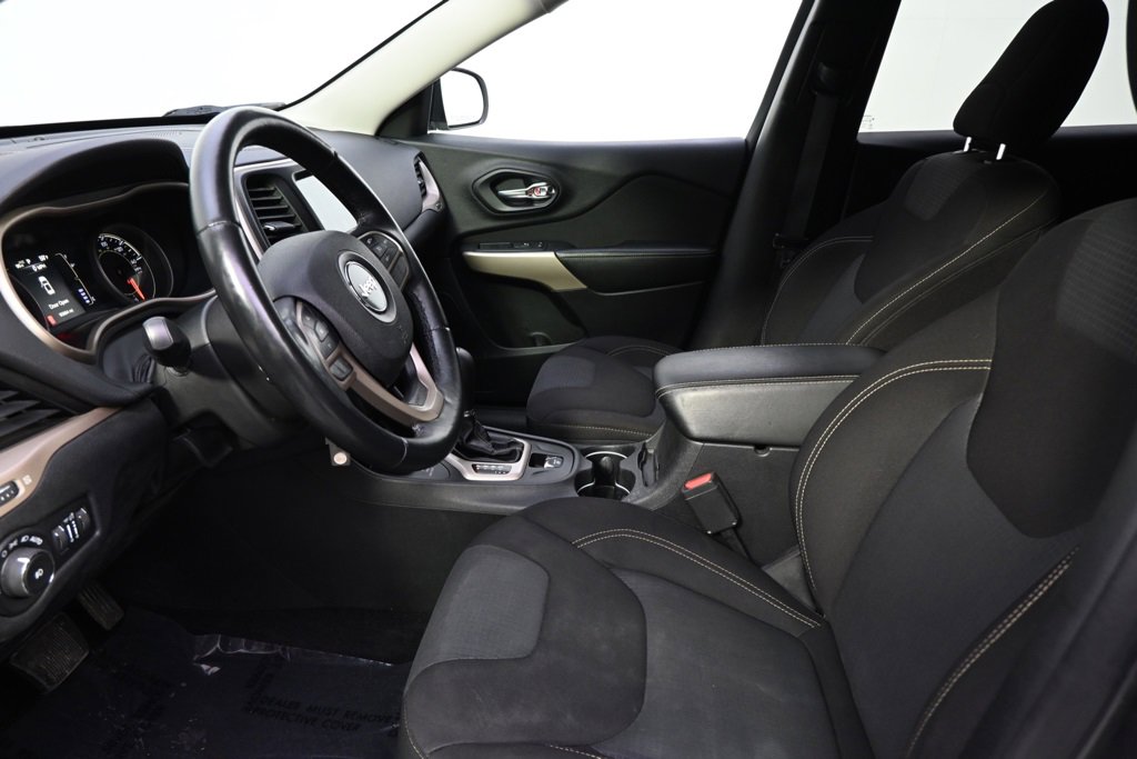 Used 2017 Jeep Cherokee Latitude w/ Safety/Convenience Group image 13