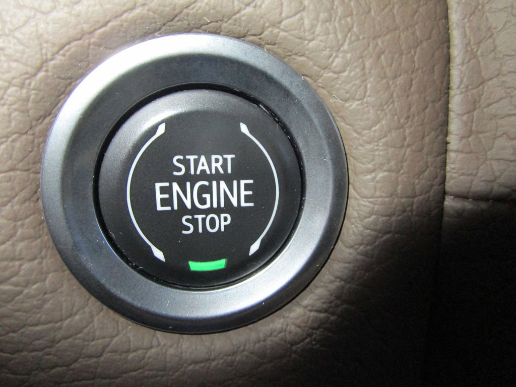 Used 2022 GMC Yukon XL Denali image 35