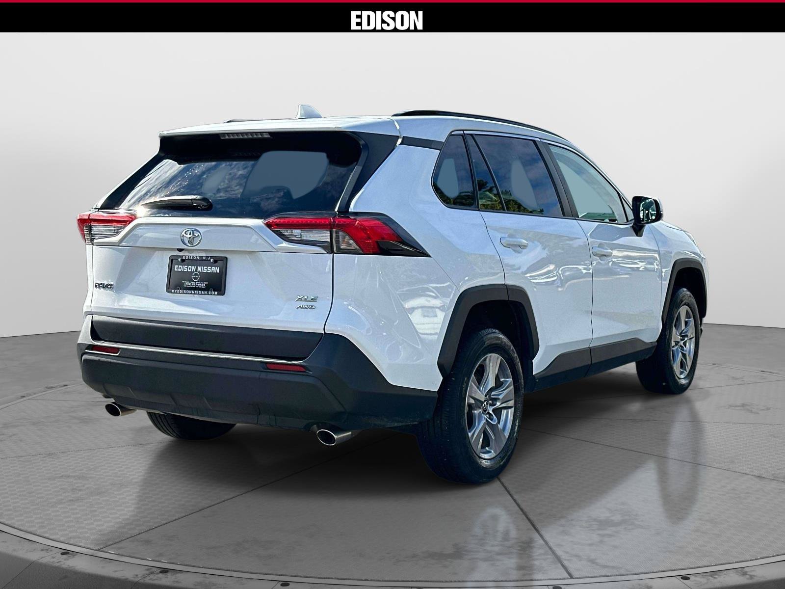 Used 2025 Toyota RAV4 XLE AWD/4WD image 4