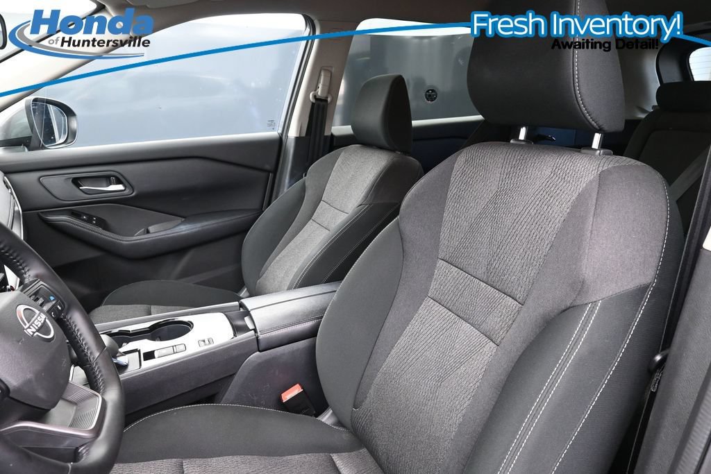 Used 2025 Nissan Rogue SV FWD image 12