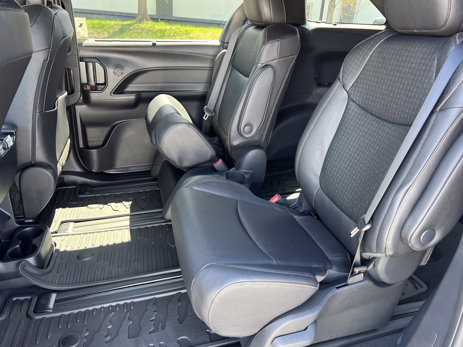 New 2026 Toyota Sienna XLE Woodland Edition AWD/4WD image 19