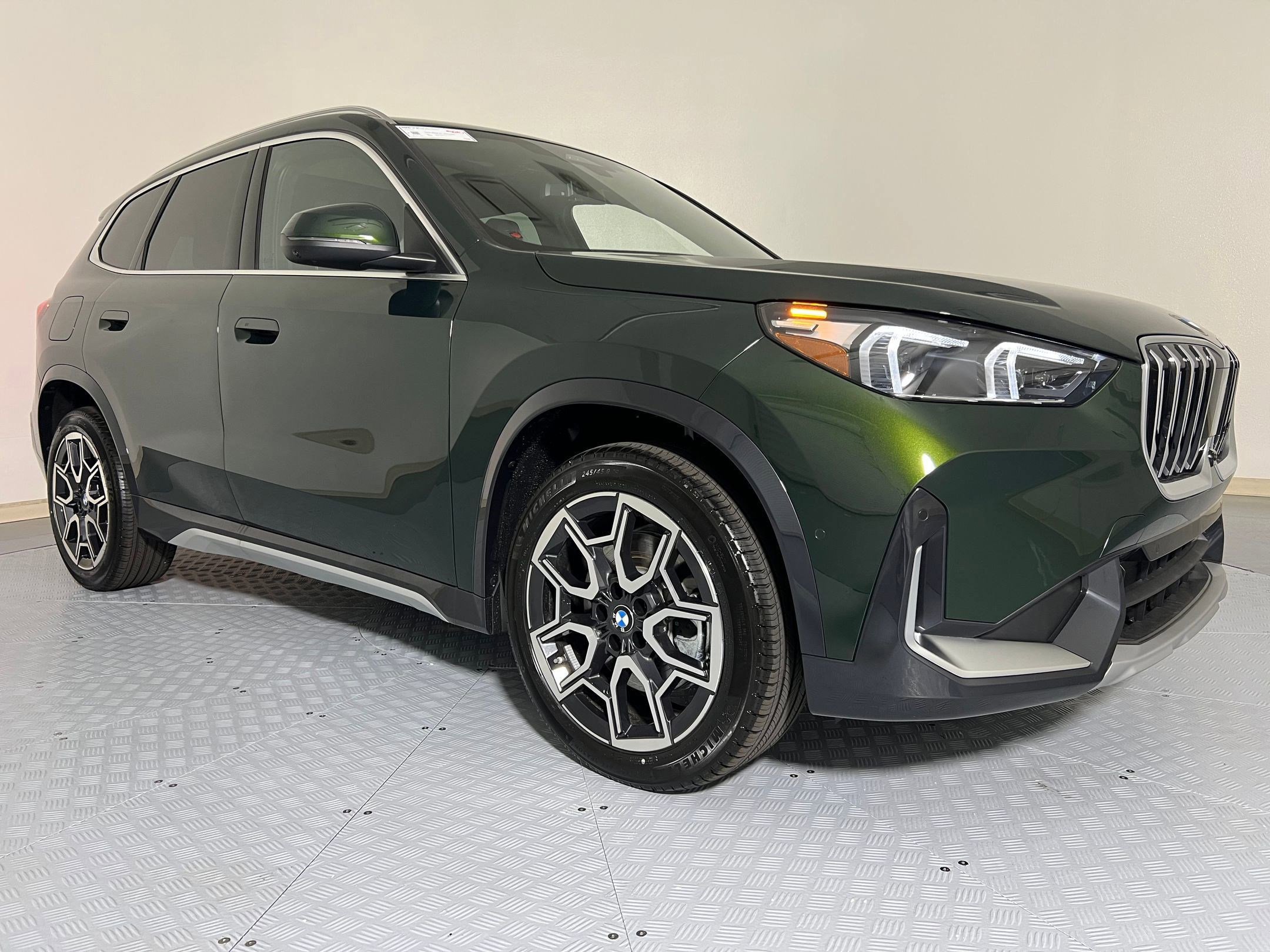 Used 2025 BMW X1 xDrive28i w/ Premium Package AWD/4WD image 7